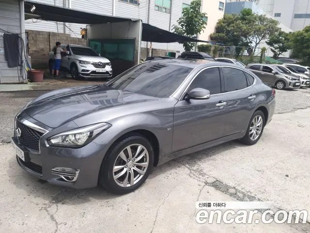 Infiniti Q70 3.7 AWD