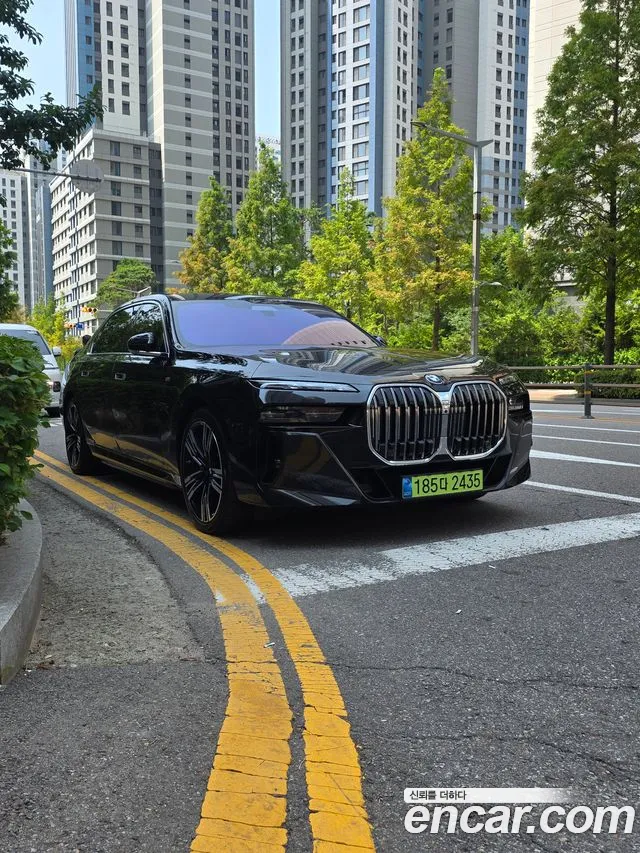 BMW 7 (G70) 750e xDrive M