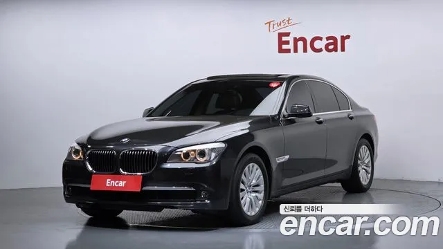 BMW 7 (F01) 740i