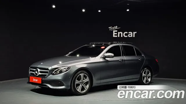 Mercedes-Benz E- W213 E300