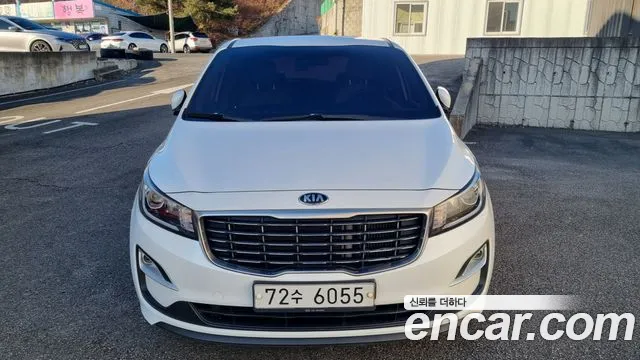 Kia The New Carnival 11