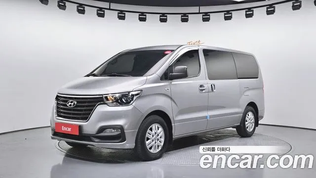 Hyundai The New Grand Starex 3