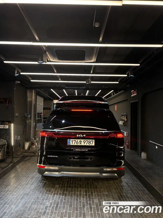 Kia Carnival 4 Gasoline 9