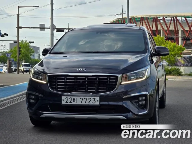 Kia The New Carnival 9 Noblesse