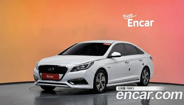 Hyundai LF Sonata Hybrid 2.0 HEV