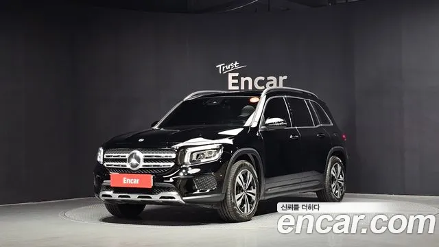 Mercedes-Benz GLB- X247 GLB220