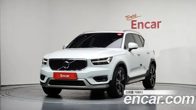Volvo XC40 B4