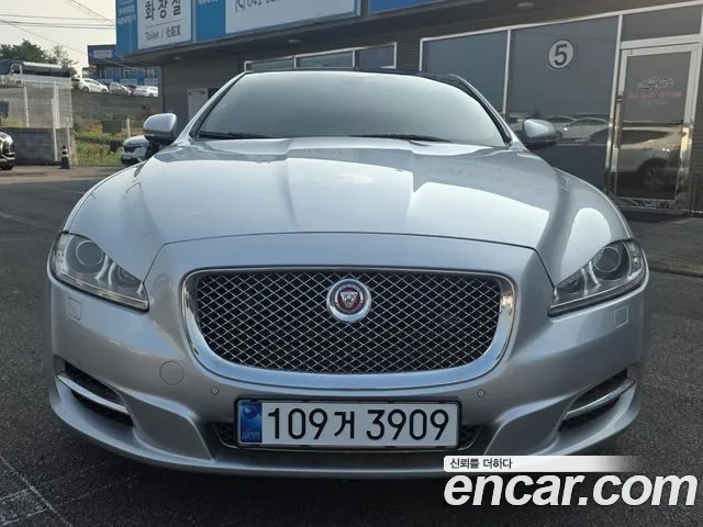Jaguar All New XJ 3.0D Premium LWB X351