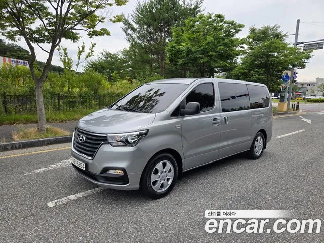 Hyundai The New Grand Starex 12