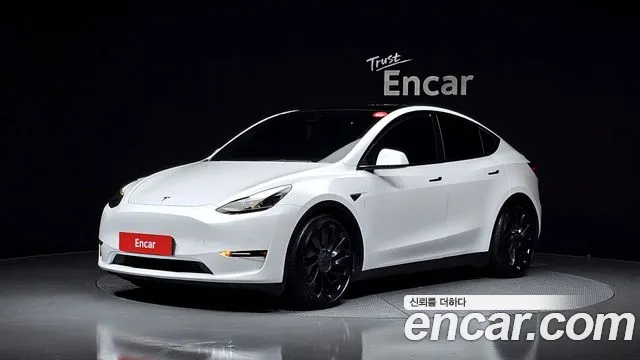 Tesla Y AWD