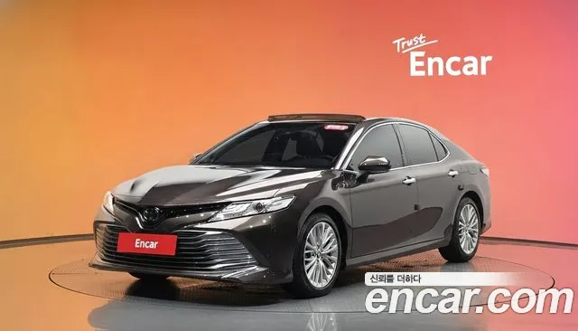 Toyota Camry (XV70) 2.5