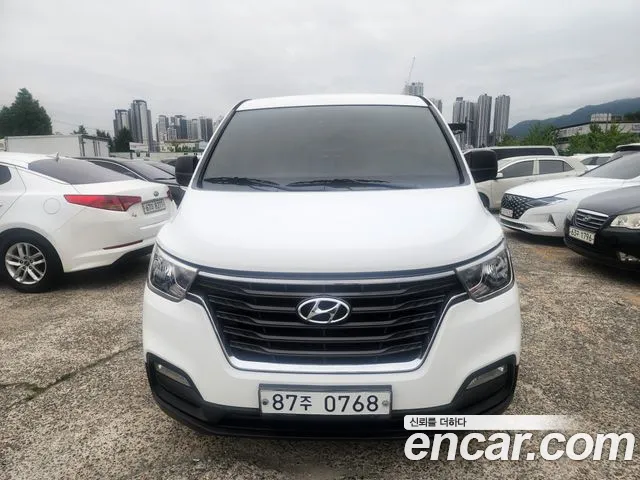Hyundai The New Grand Starex 3