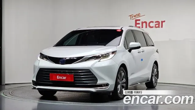 Toyota 4 2.5 Hybrid 2WD
