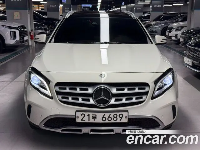 Mercedes-Benz GLA- X156 GLA220 Premium