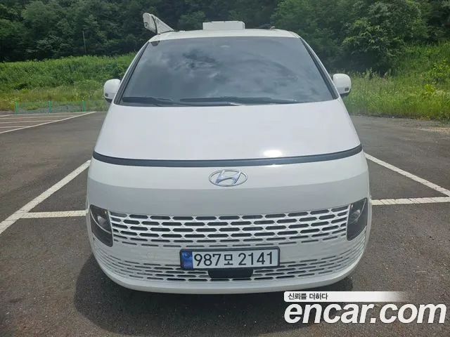 Hyundai Staria 2WD
