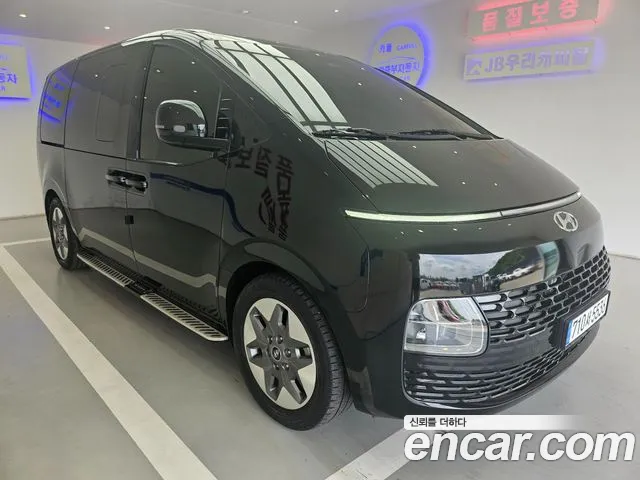 Hyundai Staria 2WD