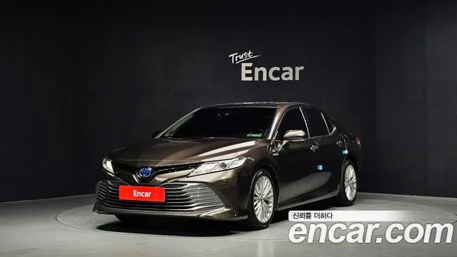 Toyota Camry (XV70) 2.5 XLE Hybrid