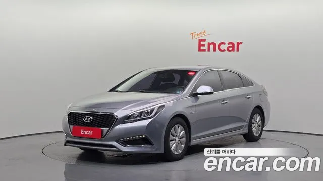 Hyundai LF Sonata Hybrid 2.0 HEV