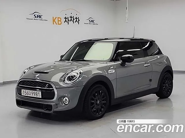 MINI Cooper S Base 3