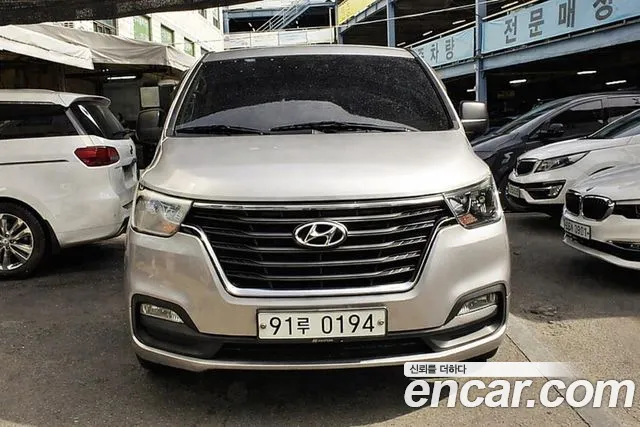 Hyundai The New Grand Starex 3