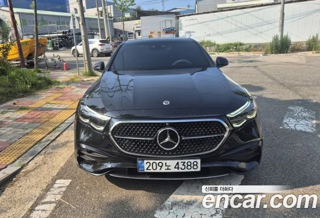 Mercedes-Benz E- W214 E300 4MATIC AMG Line