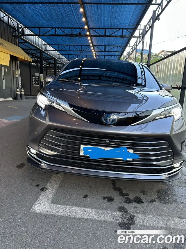 Toyota 4 2.5 Hybrid 2WD