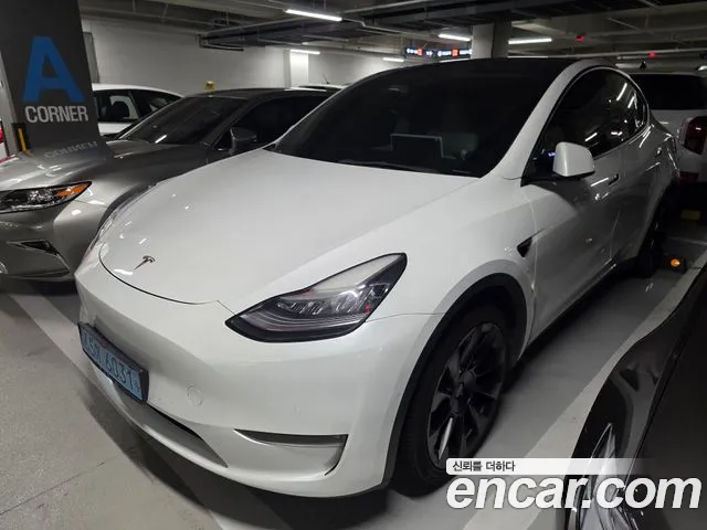 Tesla Y AWD