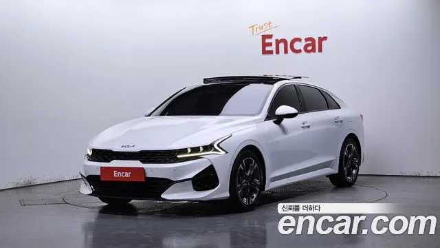 Kia K5 III 2.0 Signature