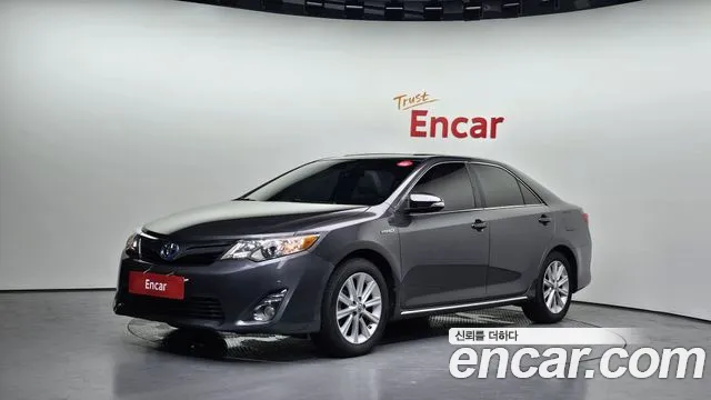 Toyota Camry Hybrid XLE