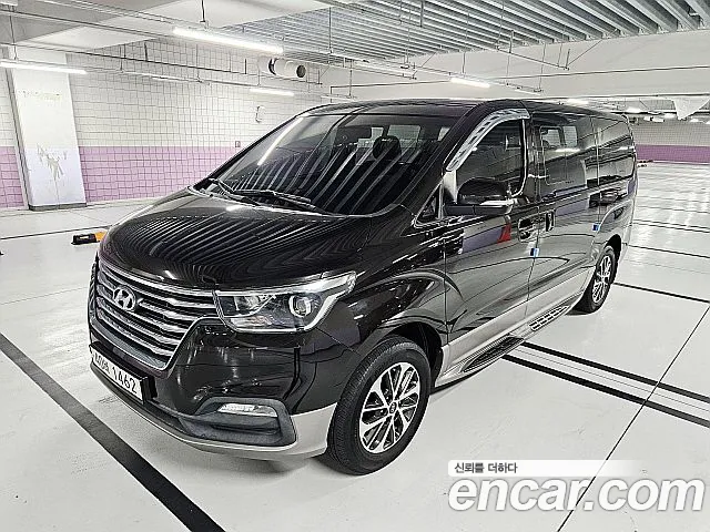 Hyundai The New Grand Starex 4WD 9 Exclusive