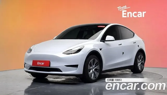 Tesla Y RWD