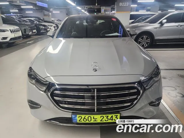 Mercedes-Benz E- W214 E300 4MATIC Exclusive