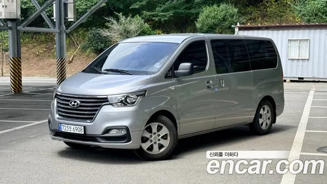 Hyundai The New Grand Starex 12