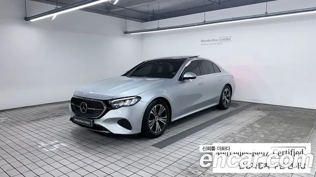 Mercedes-Benz E- W214 E200