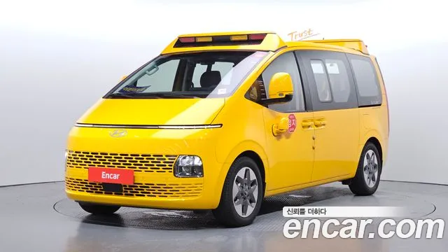 Hyundai The New Staria L3.5 15