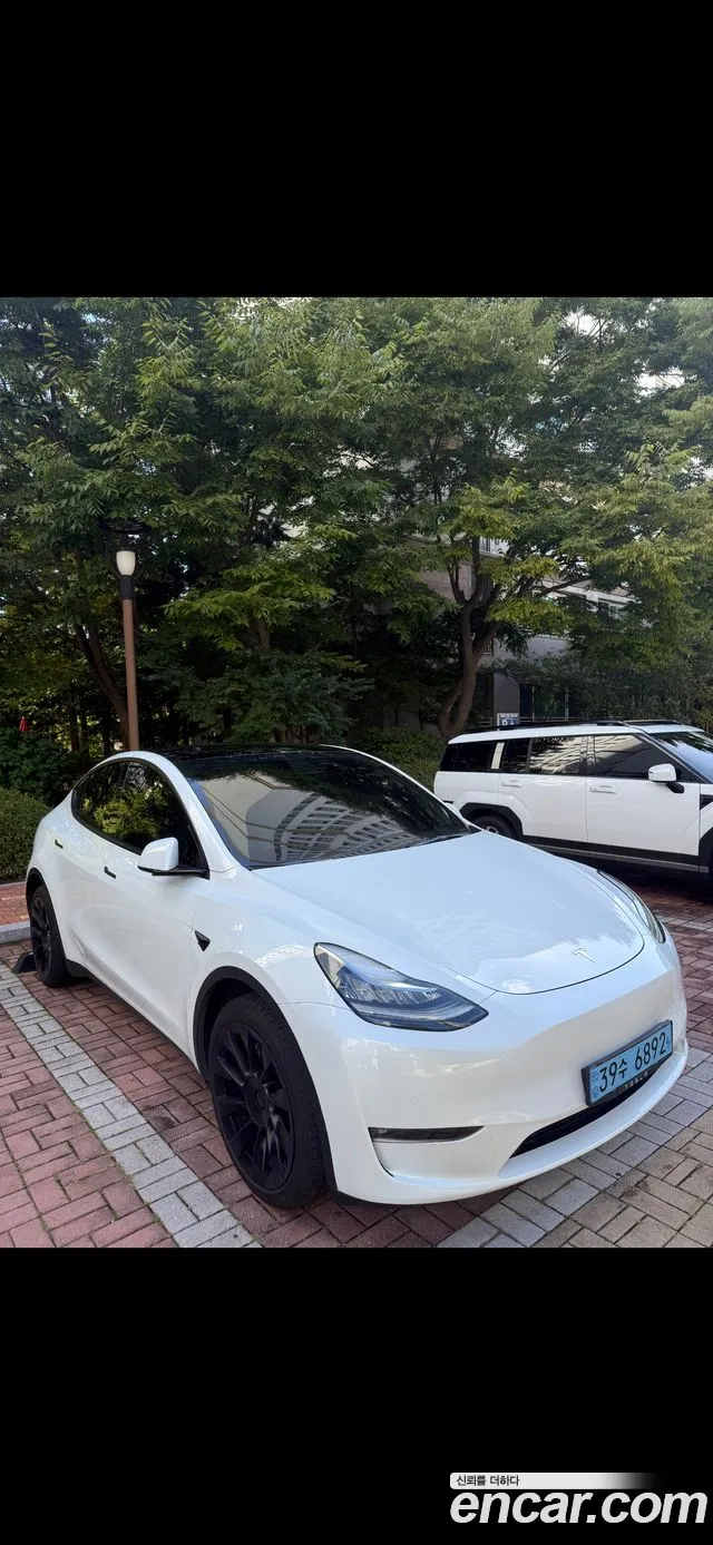 Tesla Y AWD