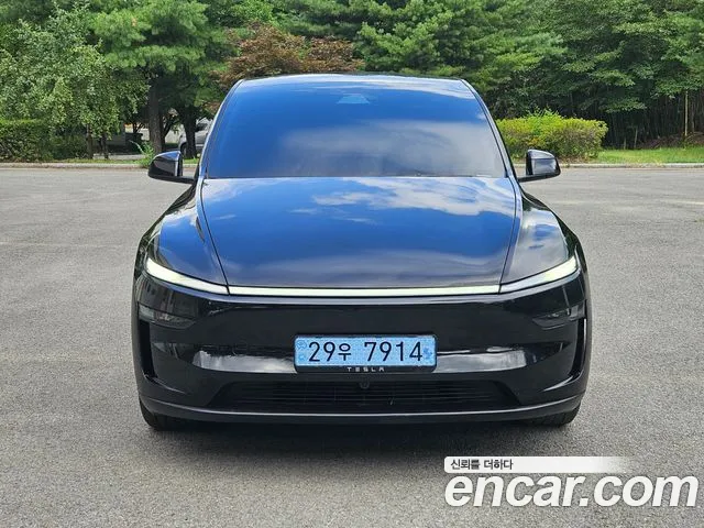 Tesla Y AWD