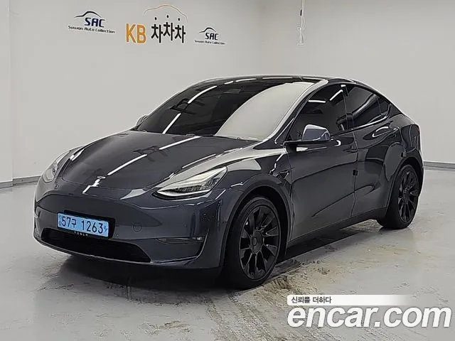 Tesla Y AWD