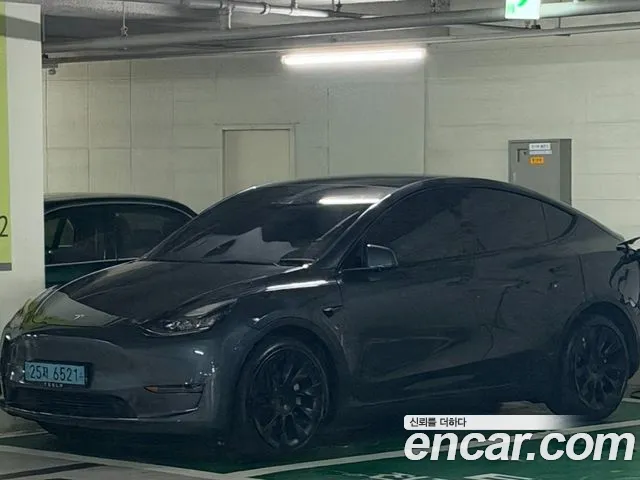 Tesla Y AWD