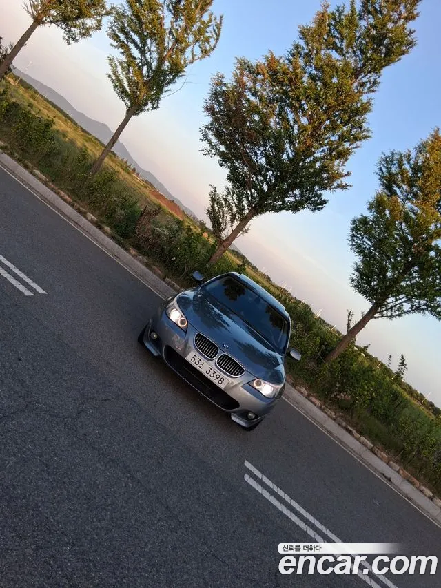 BMW 5 (E60) 528i