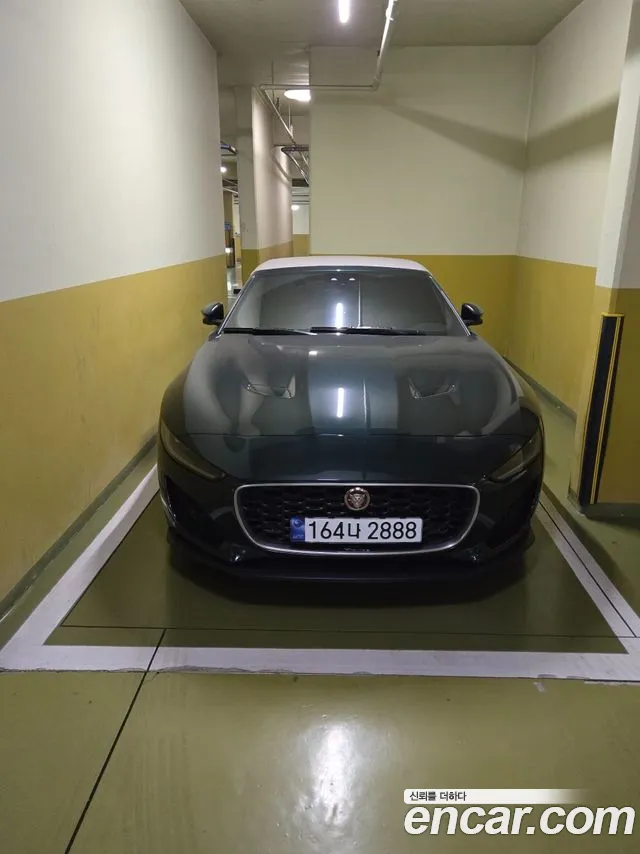 Jaguar F-TYPE P300 X152