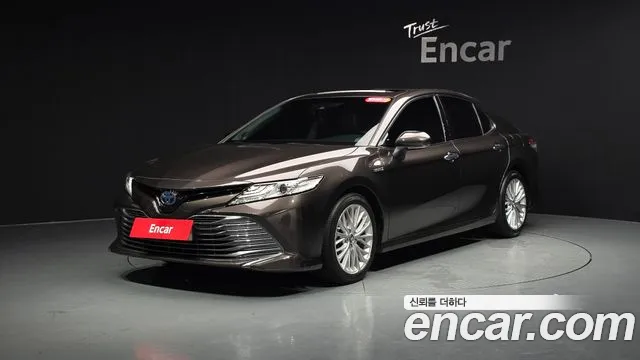 Toyota Camry (XV70) 2.5 XLE Hybrid