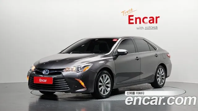 Toyota Camry Hybrid LE