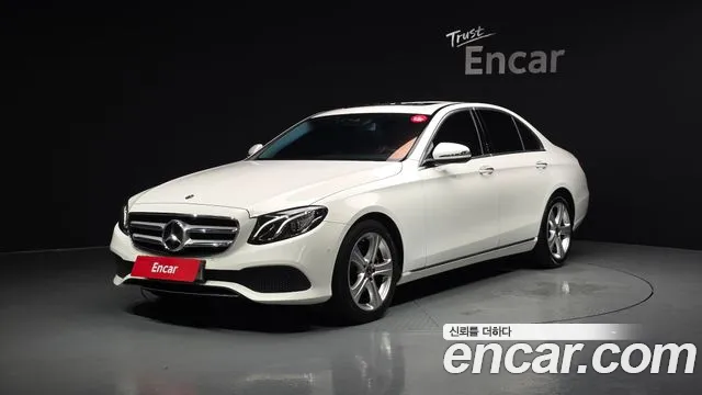 Mercedes-Benz E- W213 E200