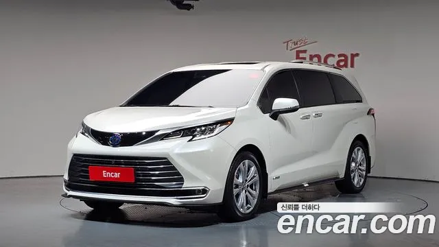 Toyota 4 2.5 Hybrid 2WD