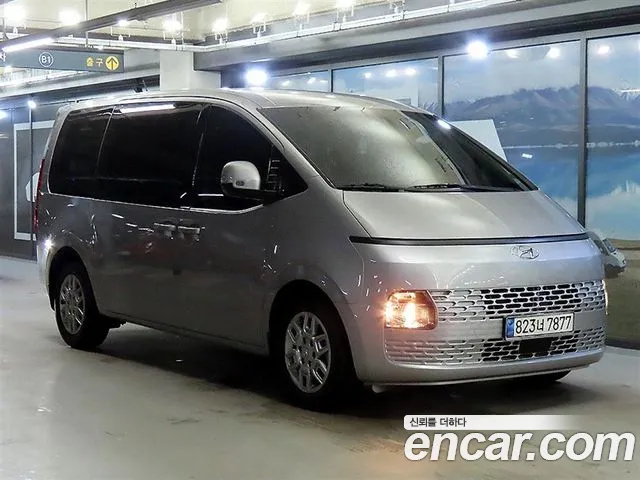 Hyundai Staria 5