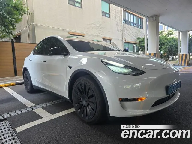 Tesla Y AWD