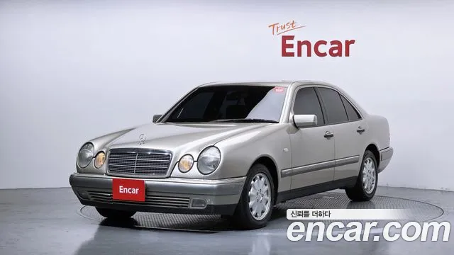 Mercedes-Benz E- W210 E280