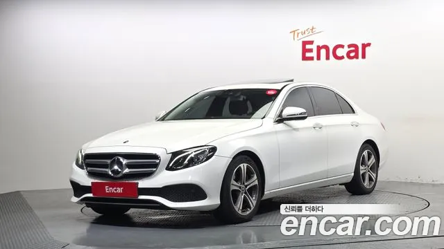 Mercedes-Benz E- W213 E300
