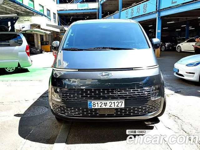 Hyundai Staria 5